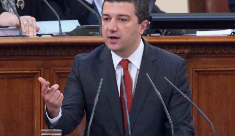 Драгомир Стойнев: Правителството тихо налага план за ликвидиране на военно-промишления комплекс. Това е удар по държавността 