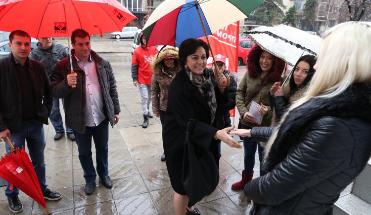  Корнелия Нинова: Мандатното мислене в българския политик убива държавността