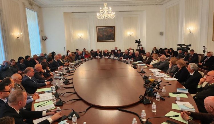 На срещата, организирана от „БСП за България“:  И бащите на Конституцията критични - промените се правят набързо, рисково и без обществено съгласие