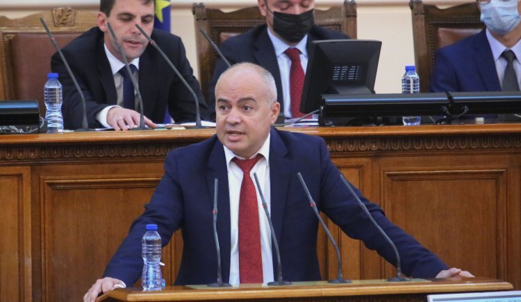 Георги Свиленски: Защо „Възраждане“ брани председателя на ГЕРБ в парламента?
