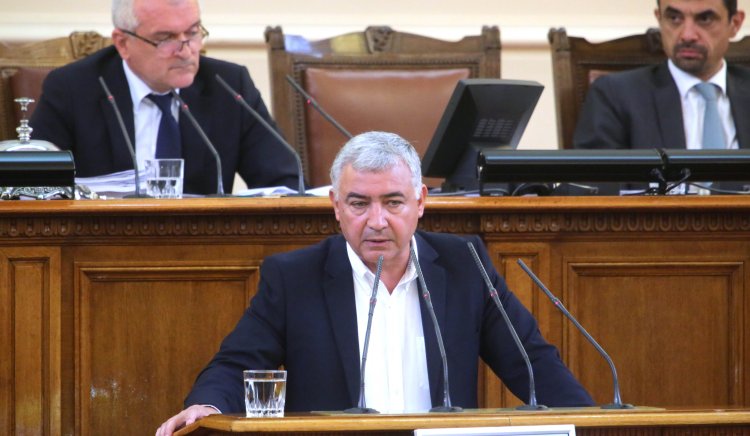 Атанас Мерджанов: Борисов да дойде в парламента и да информира какво се случва в България и как действат службите