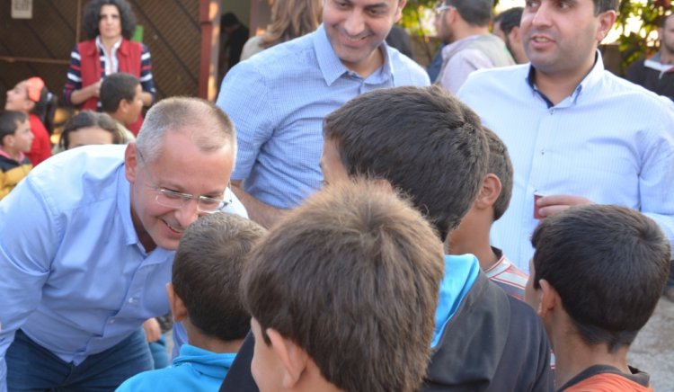 Станишев се срещна с бежанци в лагер близо до границата със Сирия