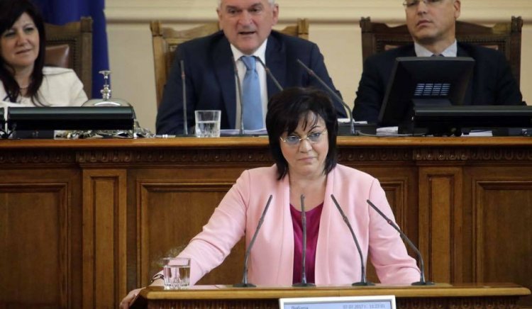 Корнелия Нинова: Или Борисов да дойде в парламента веднага, или си оттеглям подписа от декларацията за Македония. Той дойде