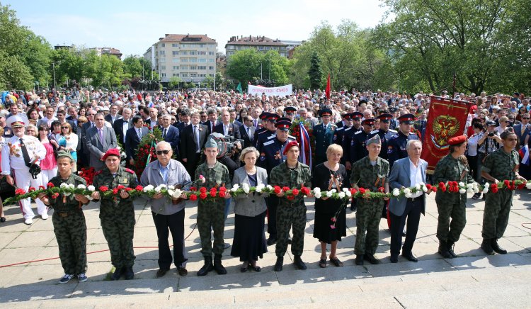 Хиляди социалисти в цялата страна почетоха 9 май – Денят на победата