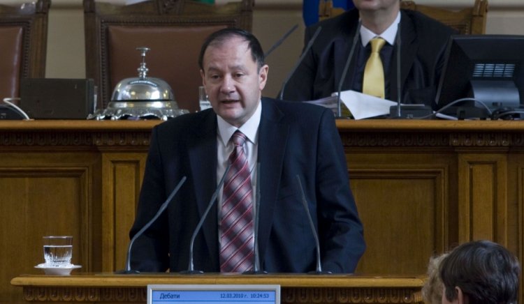 Михаил Миков представи декларация на ПГКБ пред парламента