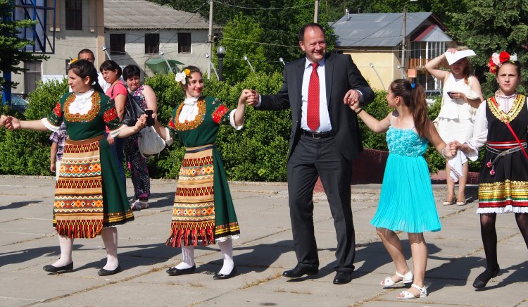 Българите в Молдова пяха с Миков „Върви народе възродени“