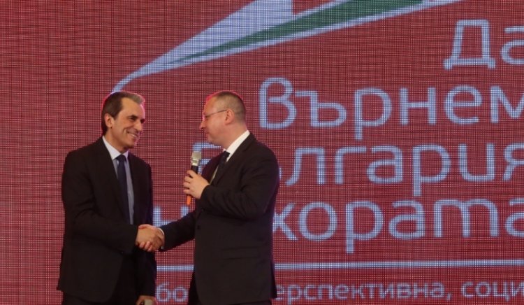 Единствено правителство с широка подкрепа може да промени посоката на развитие на България