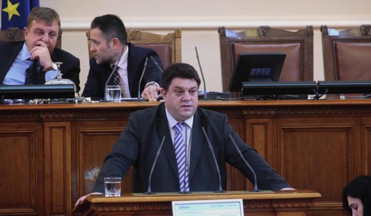 Атанас Зафиров към Даниел Митов: Не сте способни да защитите българските общини, ощетени от Турция