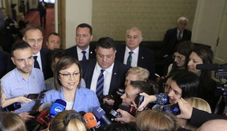 Корнелия Нинова: Инициираме обща декларация на НС, с която да осъдим отношението на РСМ към България