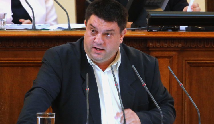 Атанас Зафиров: РБ внася антикорупционния закон с условие, че ще излязат от управлението, ако не се приеме