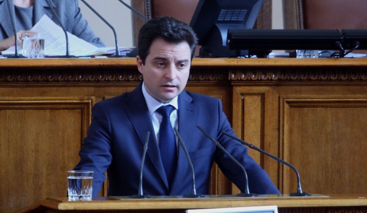 Димитър Данчев към министър Караниколов: Не оставайте милиони в ръцете на компрометирани хора