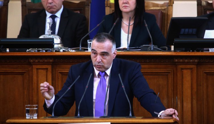 Антон Кутев: Бойко Борисов да дойде в Народното събрание