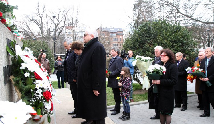 Народни представители от БСП отдадоха почит към медиците, загинали за Освобождението на България 