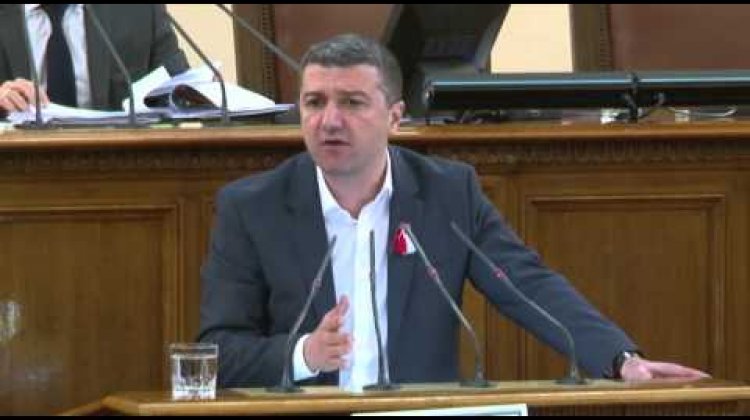 Драгомир Стойнев: Може да теглим 16 млрд. лв. дълг, но няма 19 млн. лв. за българските деца!  