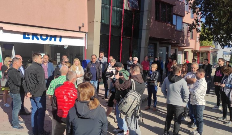 Арх. Костадин Палазов пред протестиращите на Брезовско шосе: Общината е длъжна да осигури обходен маршрут 