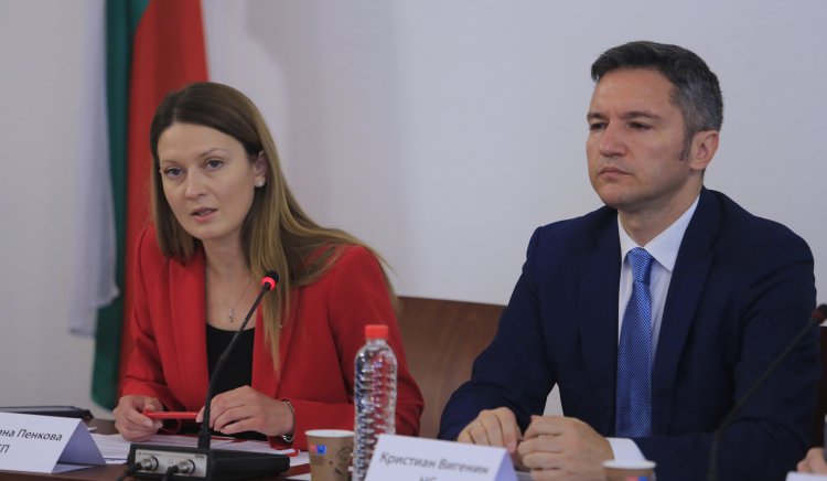 Мащабно европейско законодателство за производство на чисти технологии дискутираха български общественици и експерти по инициатива на Цветелина Пенкова и Кристиан Вигенин