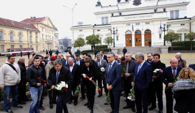 БСП ЛЯВА БЪЛГАРИЯ отправи предупреждение към управляващите да не поемат ангажименти в разрез с интересите на българите