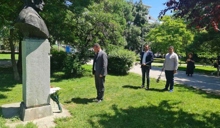 БСП почете паметта на героите на България в София