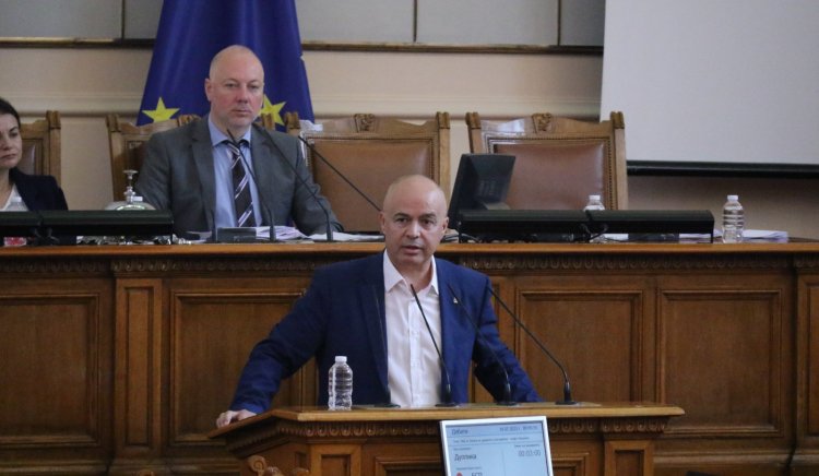 Георги Свиленски към управляващите: Прекроявате Закона за здравното осигуряване, за да намерите удобния човек