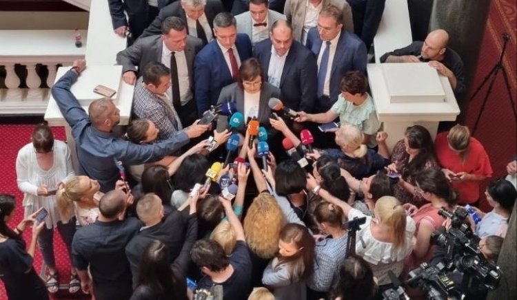 Корнелия Нинова: Стопираме преговори с “Продължаваме промяната“ за правителство