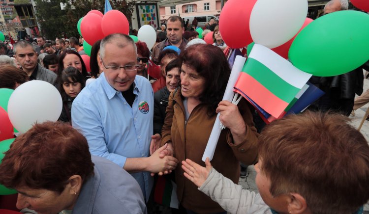 Сергей Станишев: Червеното знаме на социалистите отново се превръща в символ на надеждата