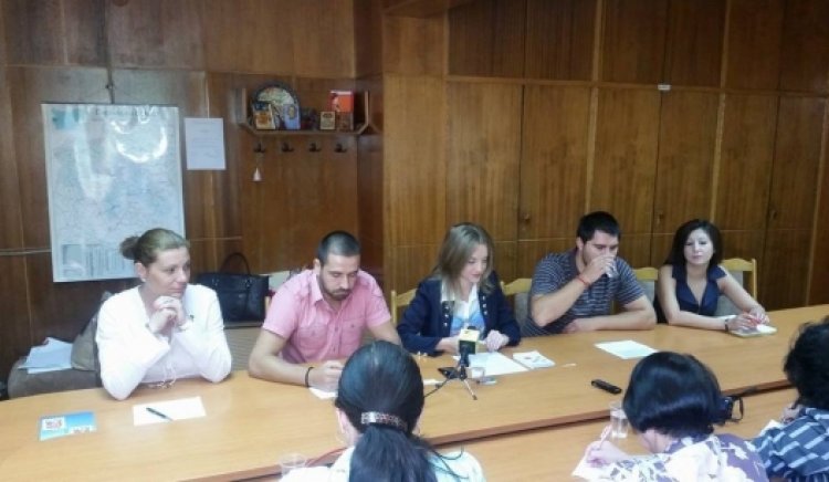 За заличаването на “просветата” в България – Младежкото обединение в БСП – Перник