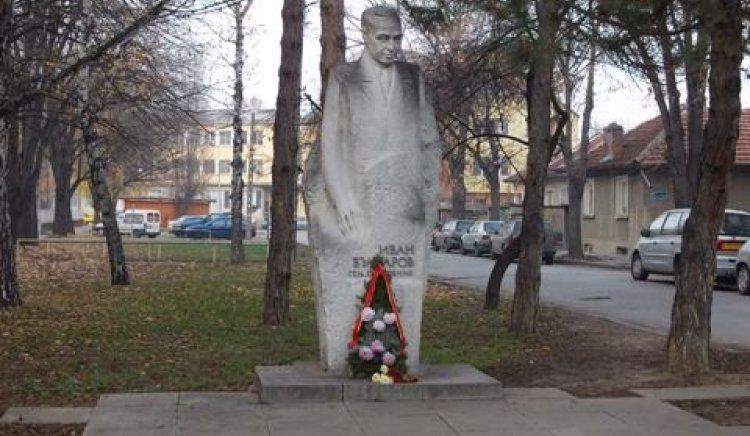 100 години от рождението на ген. Иван Бъчваров отбелязаха в Севлиево