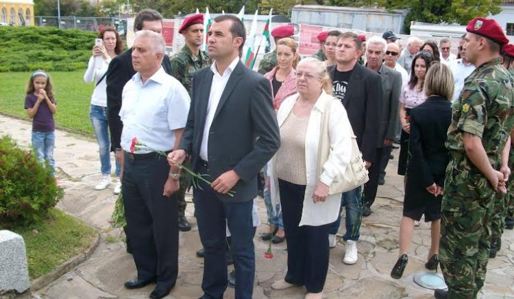 Коалиция „БСП лява България”  в Сливен отдаде почит пред паметника на Хаджи Димитър в деня на Съединението