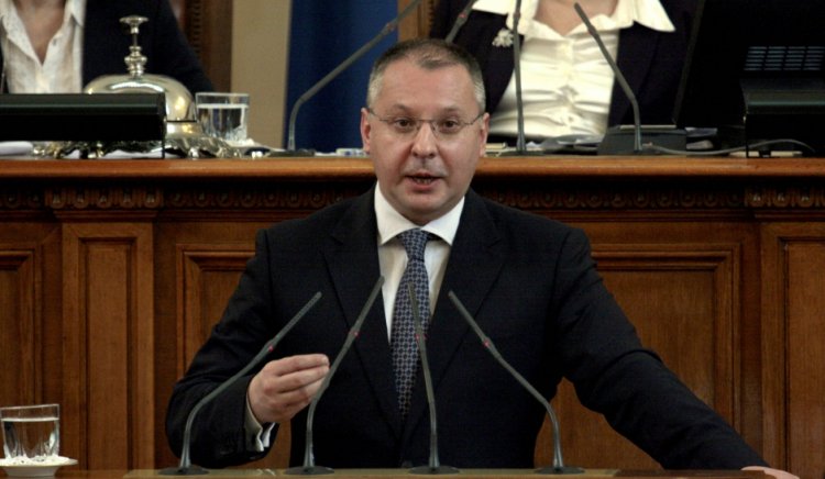 Промяната в кабинета е кризисен пиар след вота на недоверие, който лично Бойко Борисов получи от гражданите на референдума