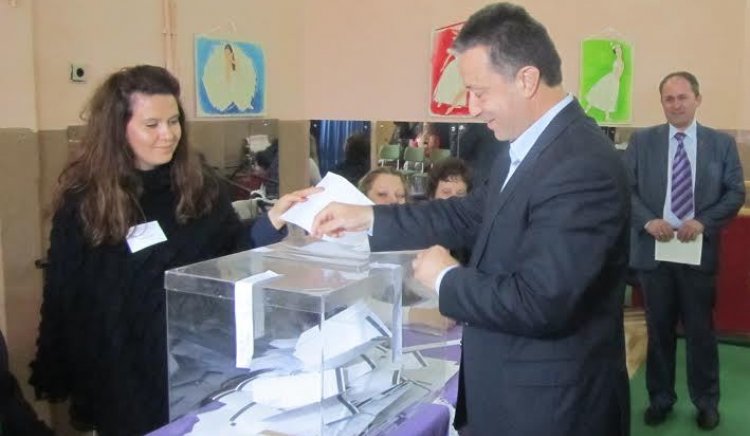 Янаки Стоилов: Гласувах с разум и сърце за отговорна държава