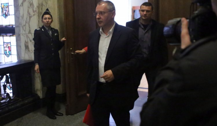 Прокуратурата ще изяснява следени ли са политици, бизнесмени и магистрати по лично нареждане на Цветан Цветанов