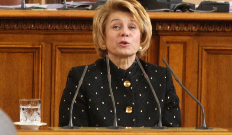 Емилия Масларова: Има опити за скрита национализация на Сребърния фонд