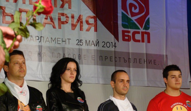 Сергей Станишев участва в кампанията „От врата на врата“ в Ямбол