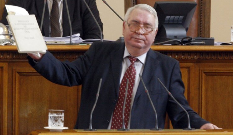 Любен Корнезов: ГЕРБ създава парламентарни мутанти  