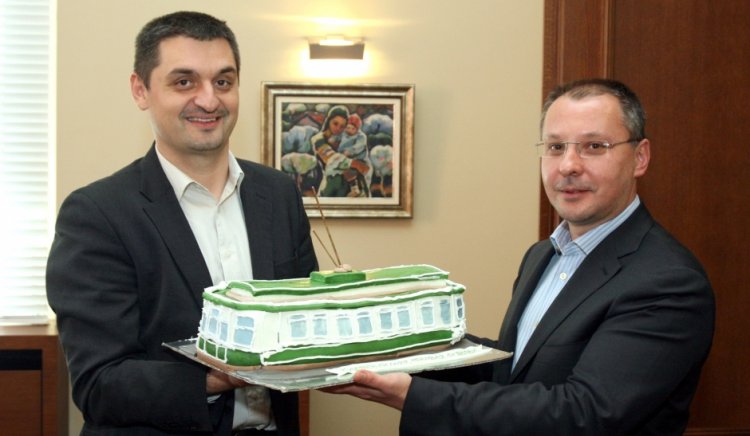 Торта-трамвай получи Сергей Станишев