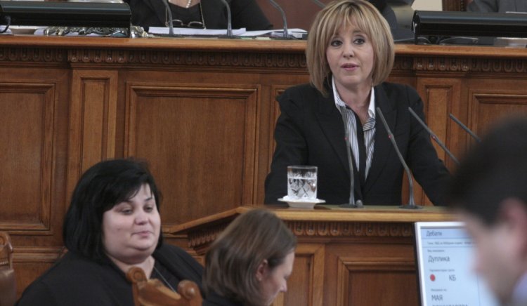 Мая Манолова: Готви се подмяна на вота на българите