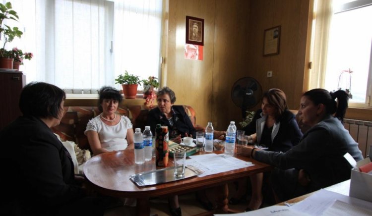Дора Янкова и Маргарита Петкова подкрепиха кметовете на Златица и Антон 