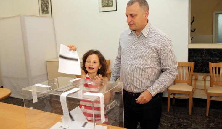Курумбашев: Гласувах, за да се освободи България от мутрите