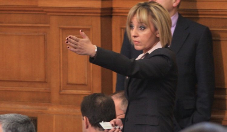 Мая Манолова: ГЕРБ се опитват да блокират не само парламента и ЦИК, но и всички институции