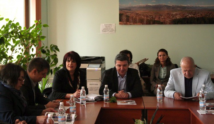 Кирил Добрев и министър Стойнев се срещнаха с бизнеса от Средногорието