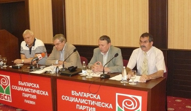 Румен Петков обсъди с плевенски кметове намалението на бюджета на общините
