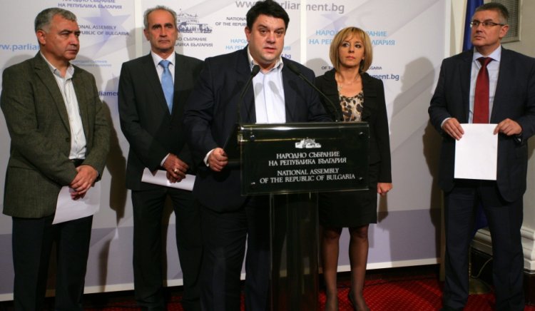 БСП внася сигнал за конфликт на интереси при депутата от ГЕРБ Вяра Петрова 