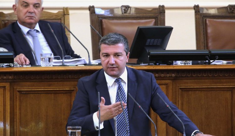 Драгомир Стойнев: Управляващите няма как да атакуват опозицията и вадят стари случаи