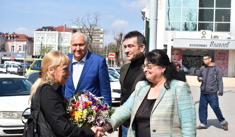 Йончева в Плевен:  Заради Борисов шалтерът на българската енергетика и кранчето за газта се държат от Анкара