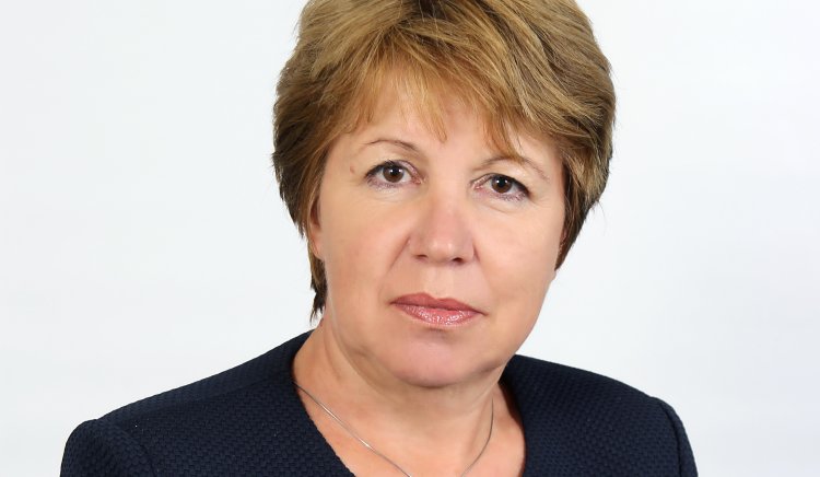 Светла Бъчварова към министър Петков: Закъснява се с доставката на храни за крайно нуждаещи се. Защо?