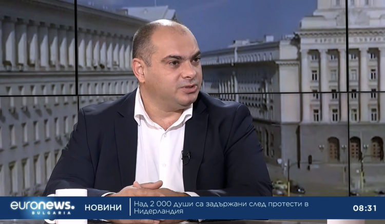 Филип Попов: Работата на правителството - вместо доходи, промени в Конституцията, които противопоставят българите 